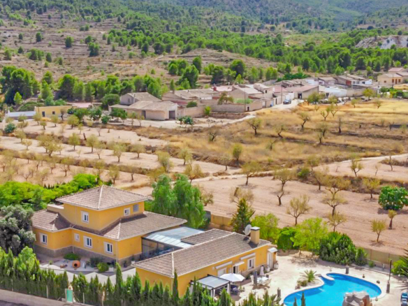Luxurious Property in Casas del Señor (Ref: DOSI-473)