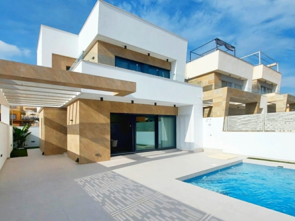 Luxurious Property in San Miguel de Salinas (Ref: DOSI-1480)
