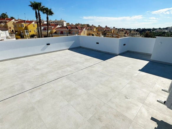 Luxurious Property in San Miguel de Salinas (Ref: DOSI-1480)