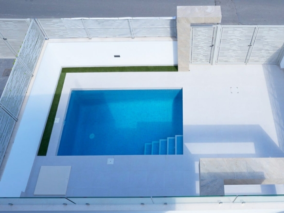 Luxurious Property in San Miguel de Salinas (Ref: DOSI-1480)