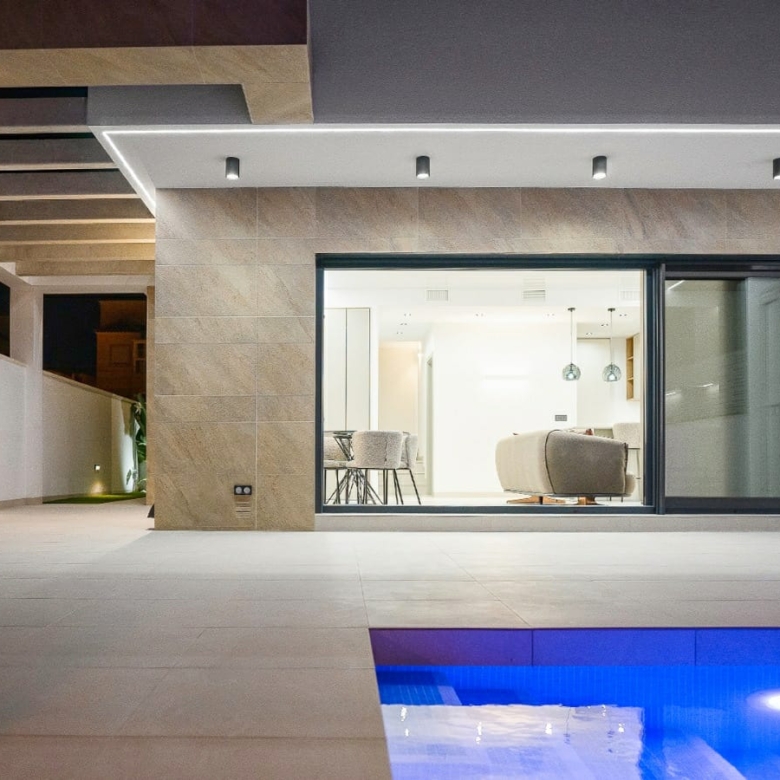 Luxurious Property in San Miguel de Salinas (Ref: DOSI-1480)