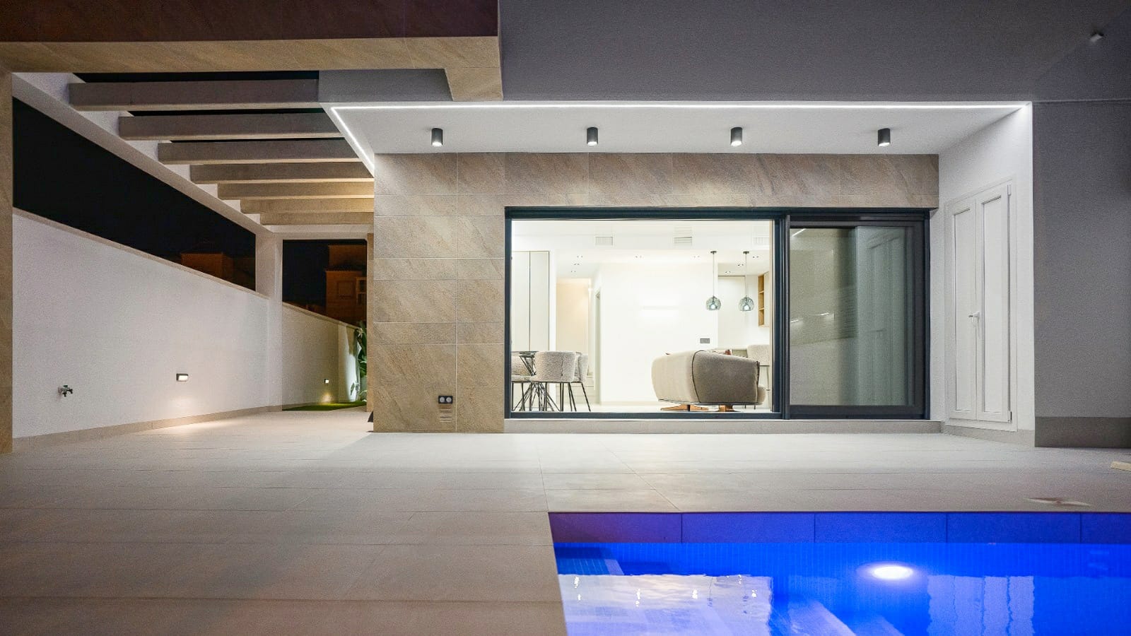Luxurious Property in San Miguel de Salinas (Ref: DOSI-1480)