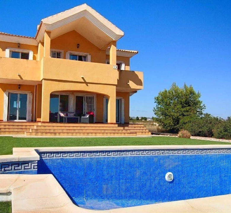 Country House in Pinoso (Ref: DOSI-1511)