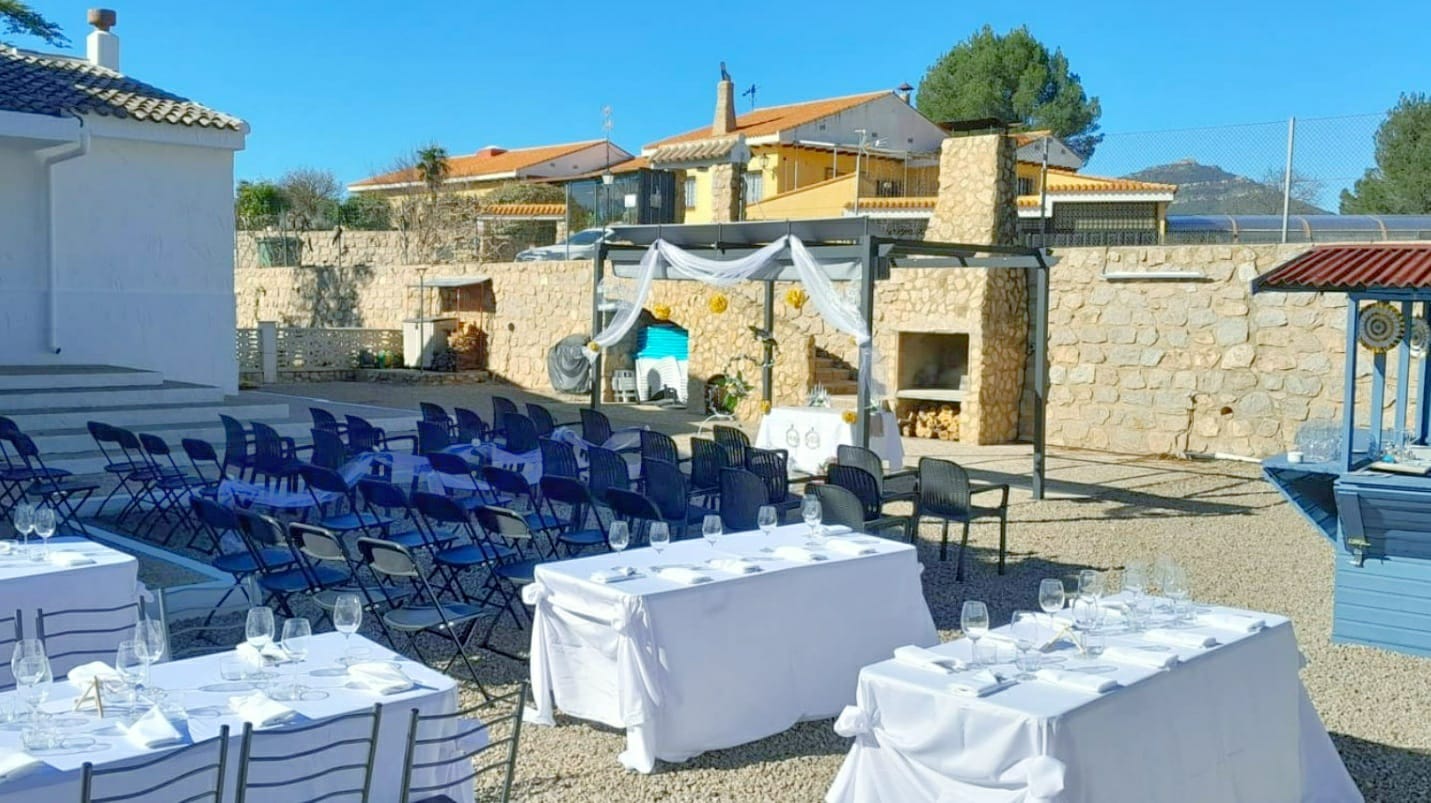 Business in Ayora (Ref: DOSI-1562)