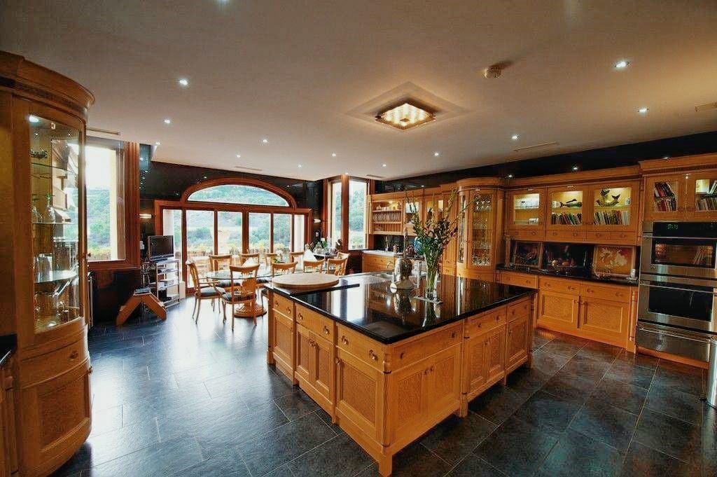 Luxurious Property in Benahavís (Ref: DOSI-1736)