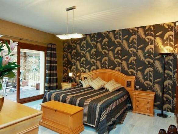 Luxurious Property in Benahavís (Ref: DOSI-1736)