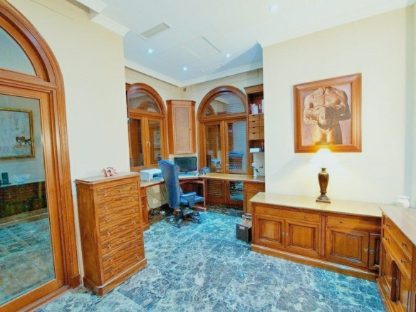 Luxurious Property in Benahavís (Ref: DOSI-1736)