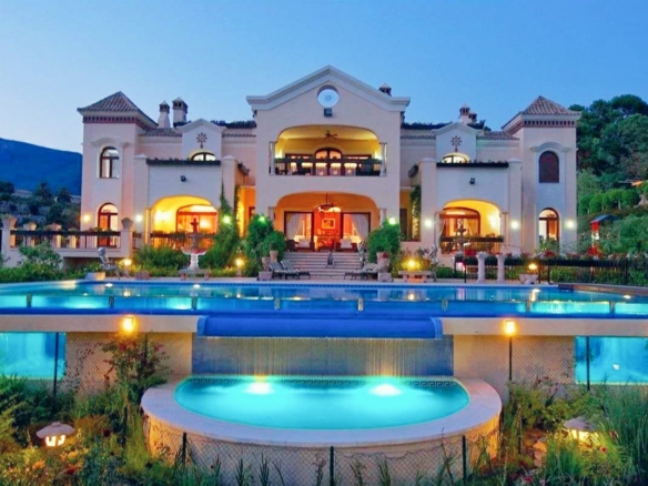 Luxurious Property in Benahavís (Ref: DOSI-1736)