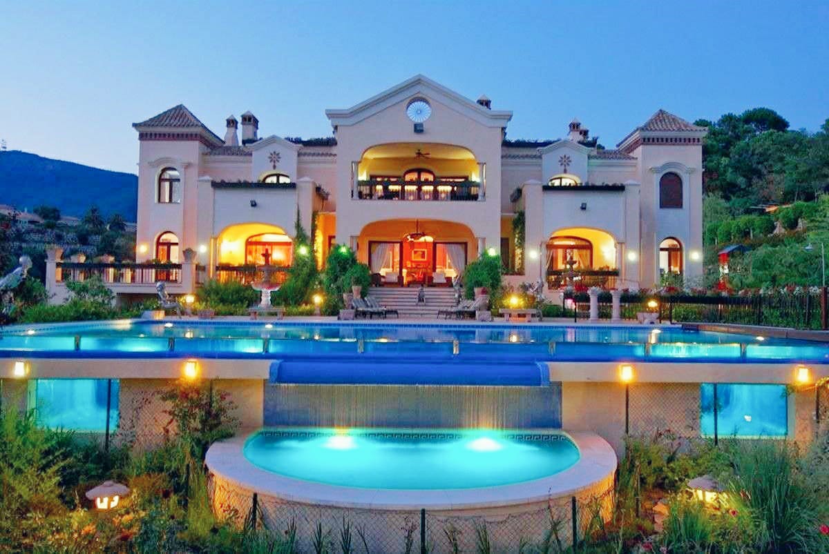 Luxurious Property in Benahavís (Ref: DOSI-1736)