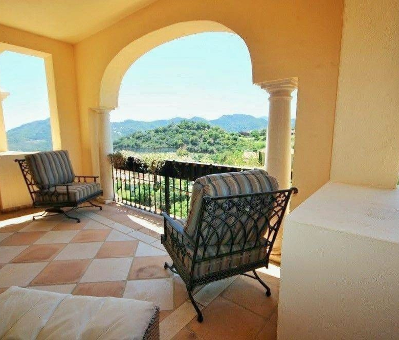 Luxurious Property in Benahavís (Ref: DOSI-1736)