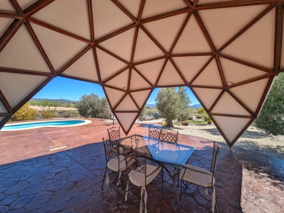 Country House in Pinoso (Ref: DOSI-2421)