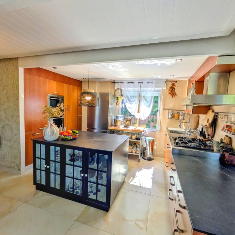 Detached House in Marxuquera (Ref: DOSI-2999)