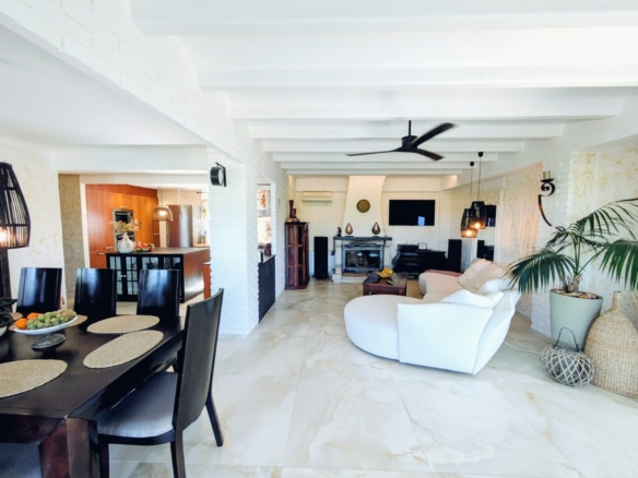Detached House in Marxuquera (Ref: DOSI-2999)