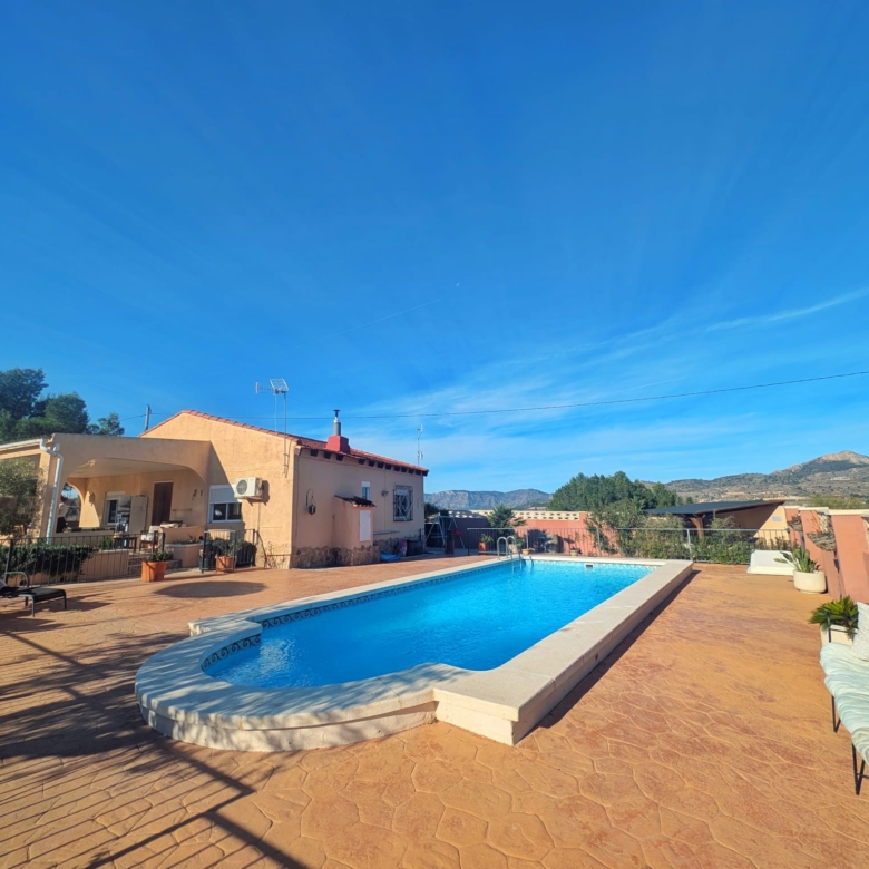 Country House in Sax (Ref: DOSI-3142)