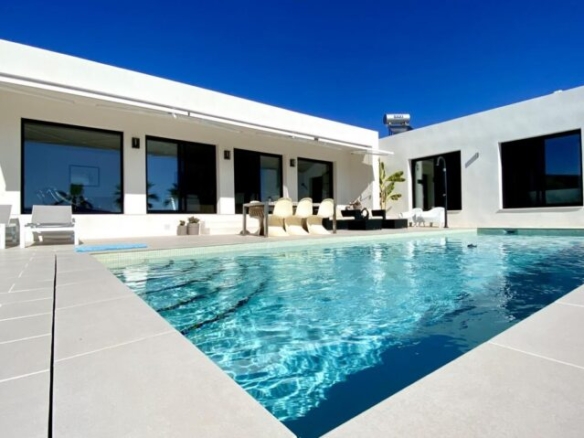 villa in Hondon de las Nieves (Ref: CC0353N)