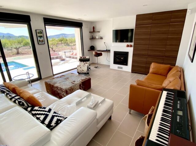 villa in Hondon de las Nieves (Ref: CC0353N)