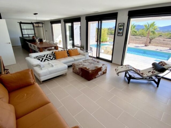 villa in Hondon de las Nieves (Ref: CC0353N)