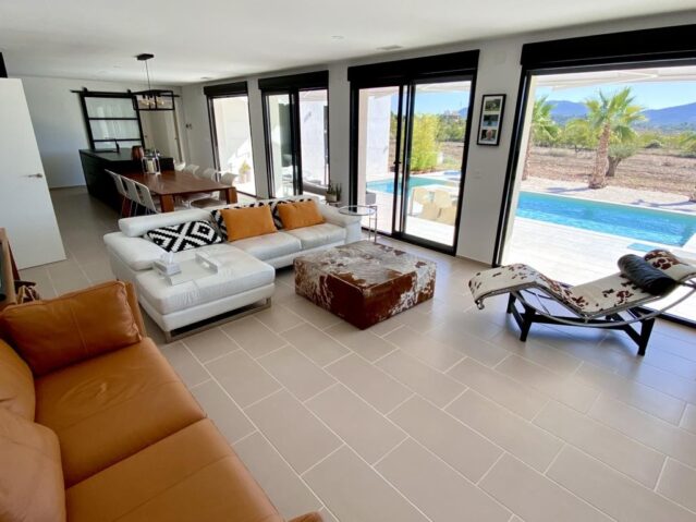 villa in Hondon de las Nieves (Ref: CC0353N)