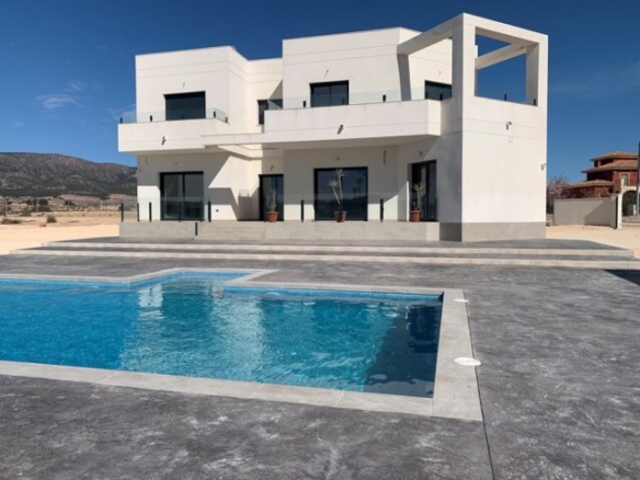 villa in Pinoso (Ref: CC0567)