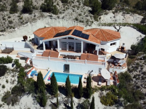 villa in Petrer (Ref: CC0663)