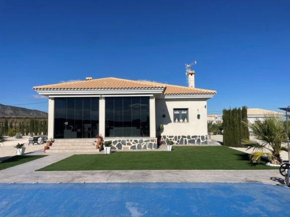 villa in Pinoso (Ref: CC0545)