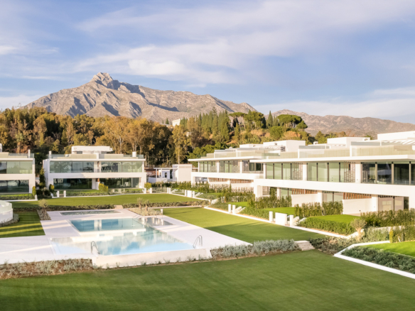 Key Ready in Marbella (Ref: DOSI-1632)