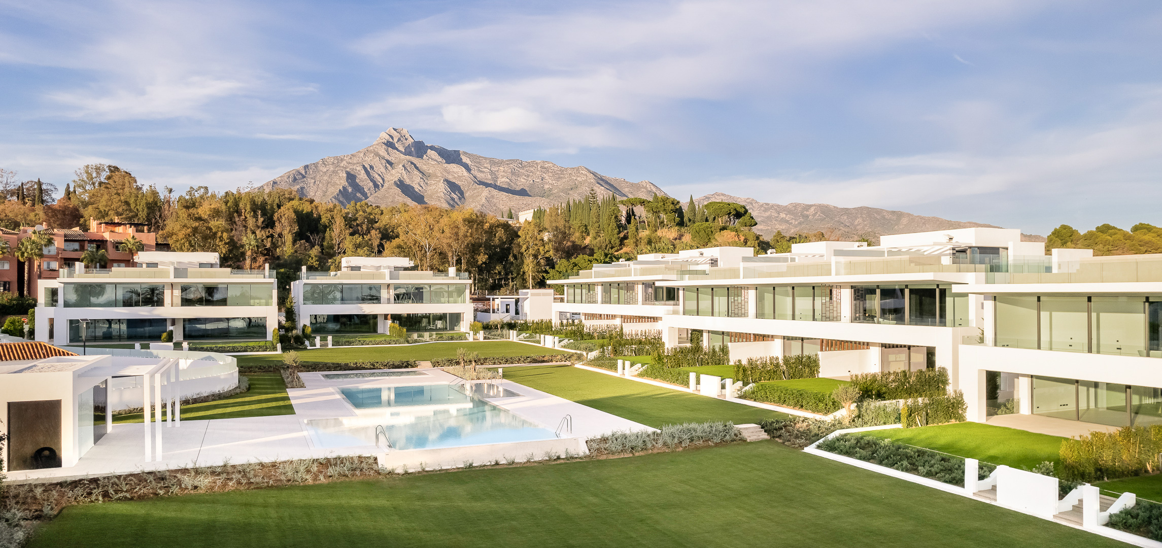 Key Ready in Marbella (Ref: DOSI-1632)