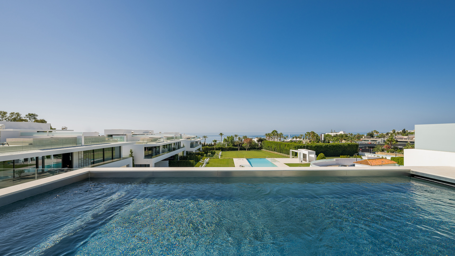 Key Ready in Marbella (Ref: DOSI-1632)