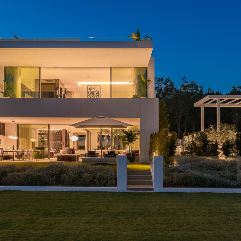 Key Ready in Marbella (Ref: DOSI-1632)