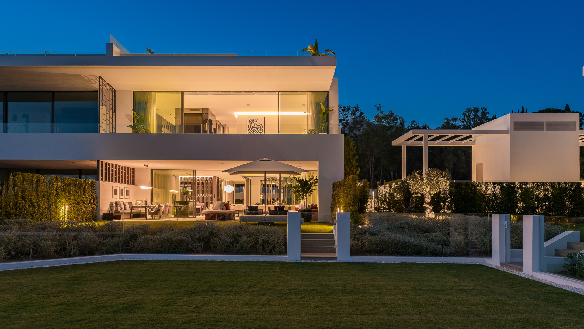 Key Ready in Marbella (Ref: DOSI-1632)