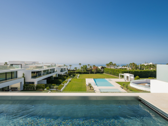 Key Ready in Marbella (Ref: DOSI-1632)