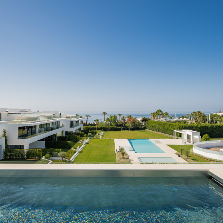 Key Ready in Marbella (Ref: DOSI-1632)