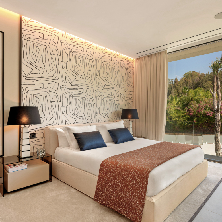 Key Ready in Marbella (Ref: DOSI-1632)