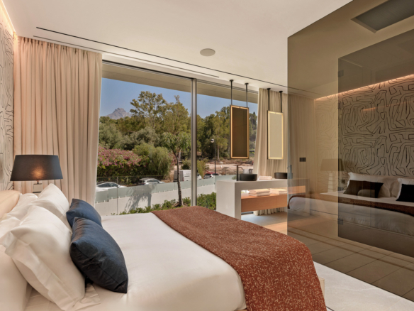 Key Ready in Marbella (Ref: DOSI-1632)