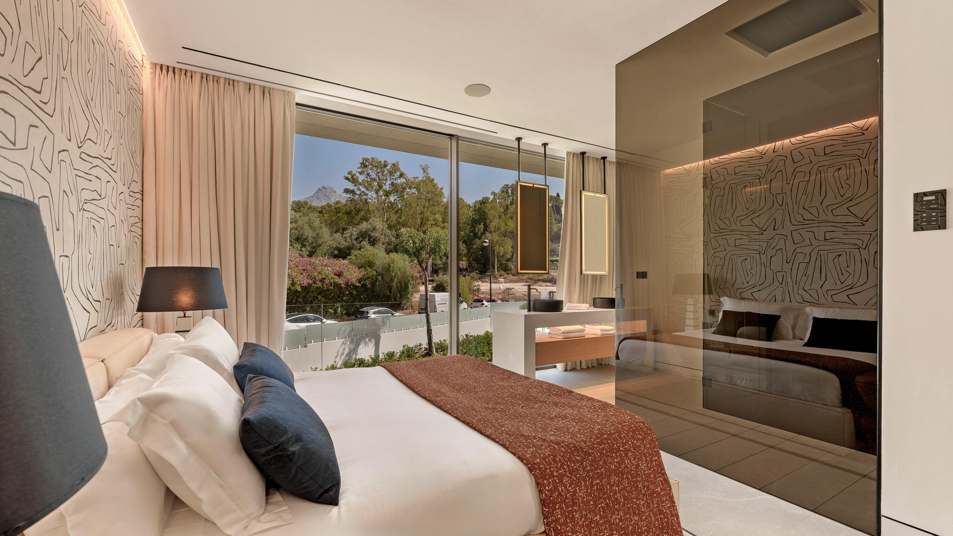 Key Ready in Marbella (Ref: DOSI-1632)