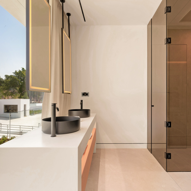 Key Ready in Marbella (Ref: DOSI-1632)