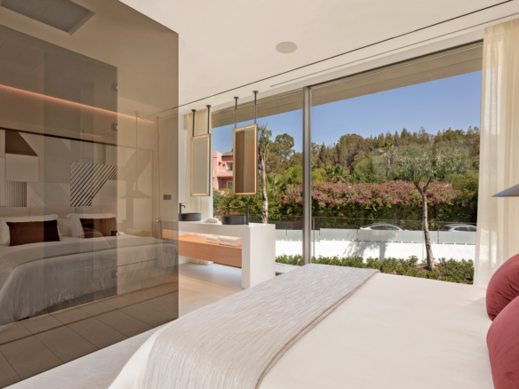 Key Ready in Marbella (Ref: DOSI-1632)