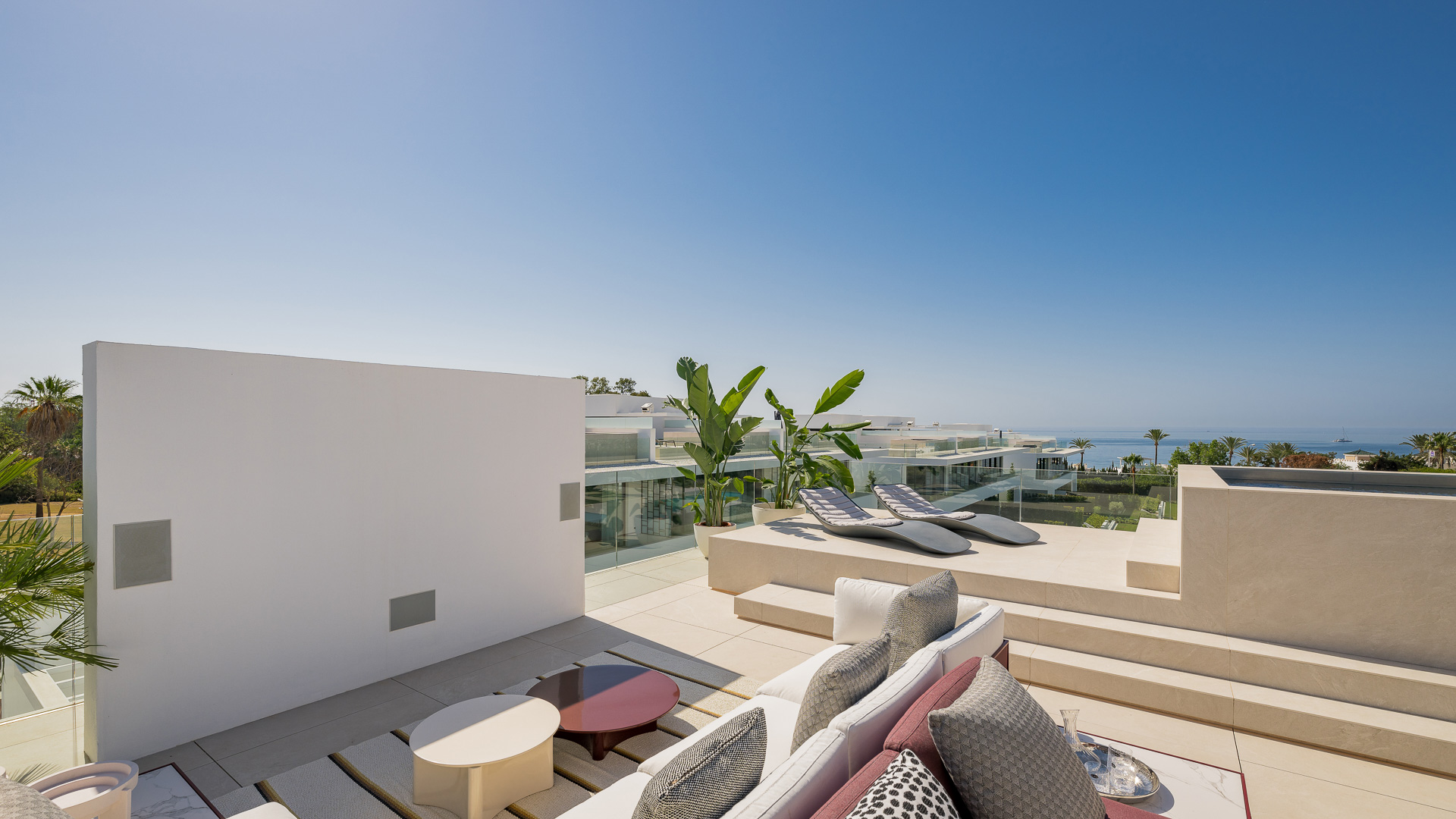 Key Ready in Marbella (Ref: DOSI-1632)