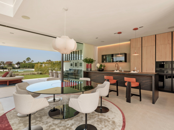 Key Ready in Marbella (Ref: DOSI-1632)