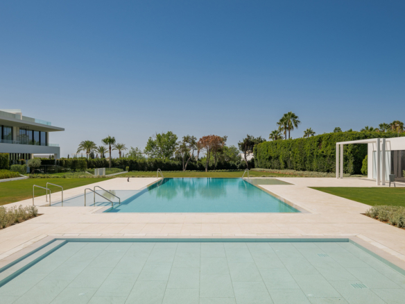 Key Ready in Marbella (Ref: DOSI-1632)