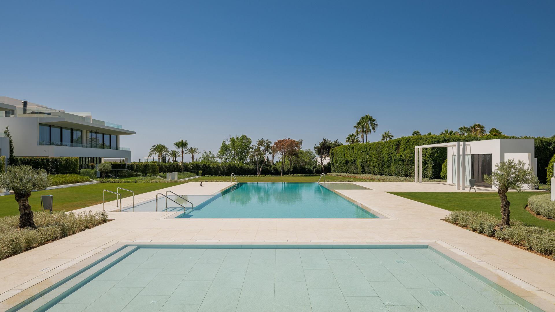 Key Ready in Marbella (Ref: DOSI-1632)