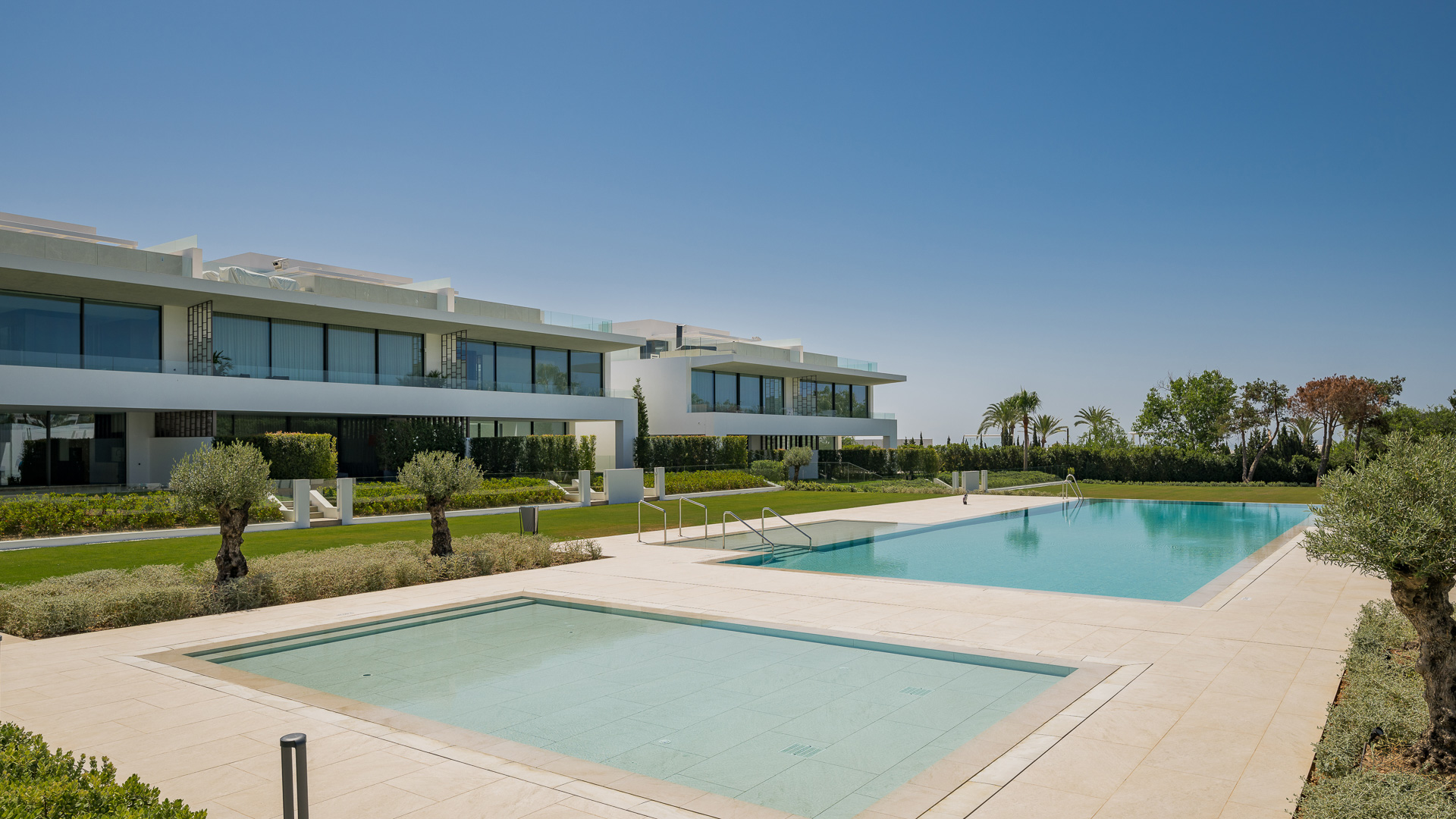 Key Ready in Marbella (Ref: DOSI-1632)
