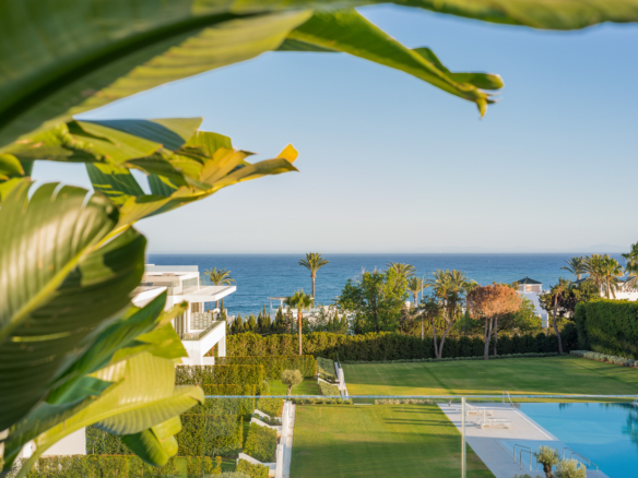 Key Ready in Marbella (Ref: DOSI-1632)