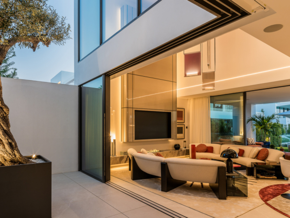 Key Ready in Marbella (Ref: DOSI-1632)