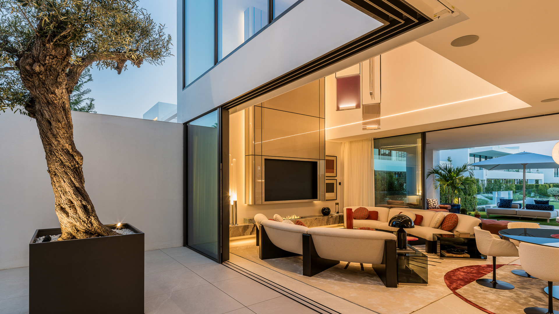 Key Ready in Marbella (Ref: DOSI-1632)