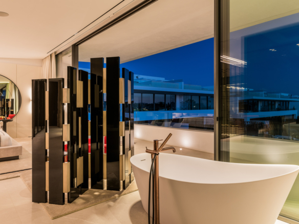 Key Ready in Marbella (Ref: DOSI-1632)