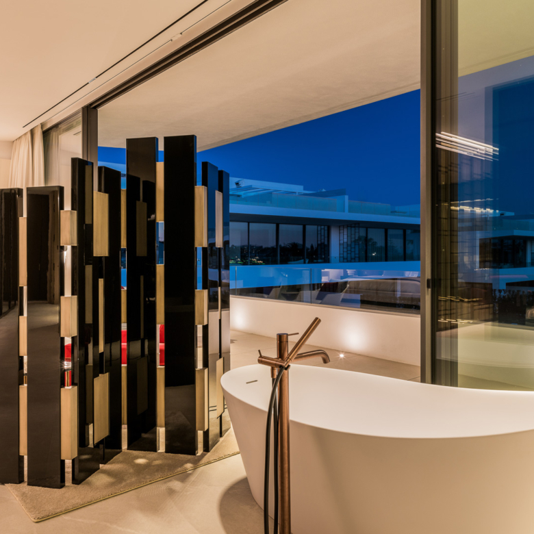 Key Ready in Marbella (Ref: DOSI-1632)