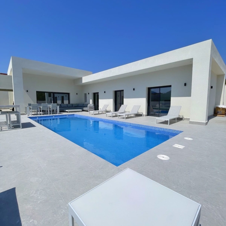 Detached House in La Romana (Ref: DOSI-3260)