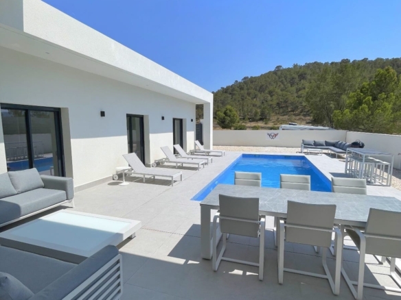 Detached House in La Romana (Ref: DOSI-3260)