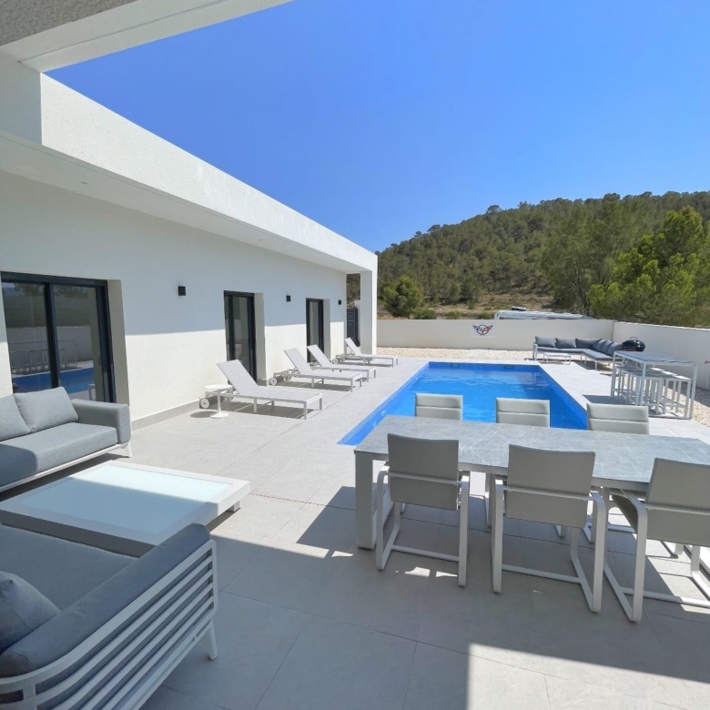 Detached House in La Romana (Ref: DOSI-3260)